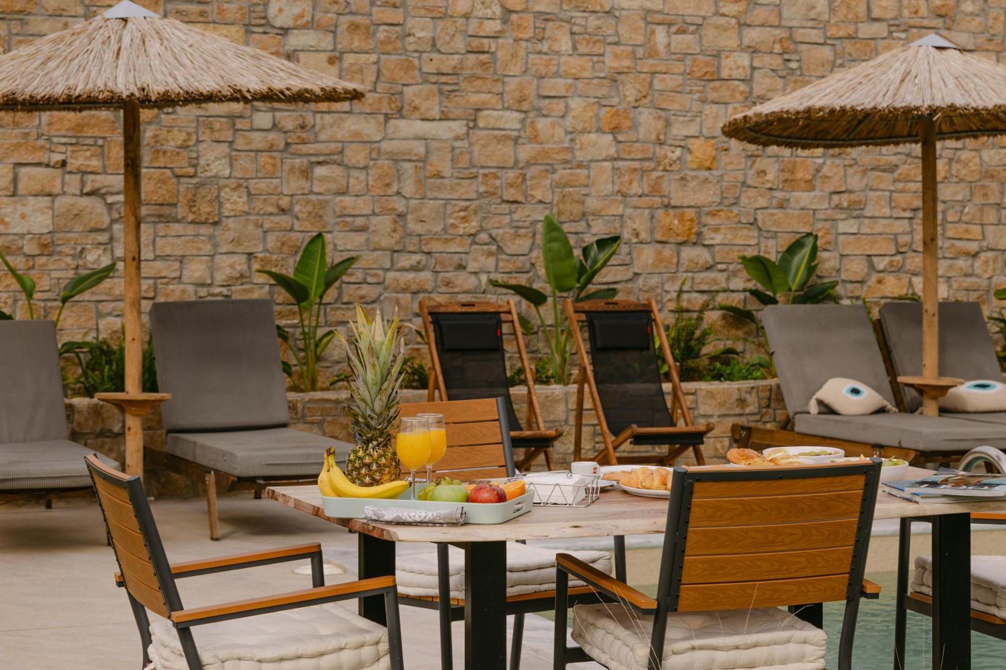 Flamingo View Suites & Villas Nea Poteidaia Eksteriør billede